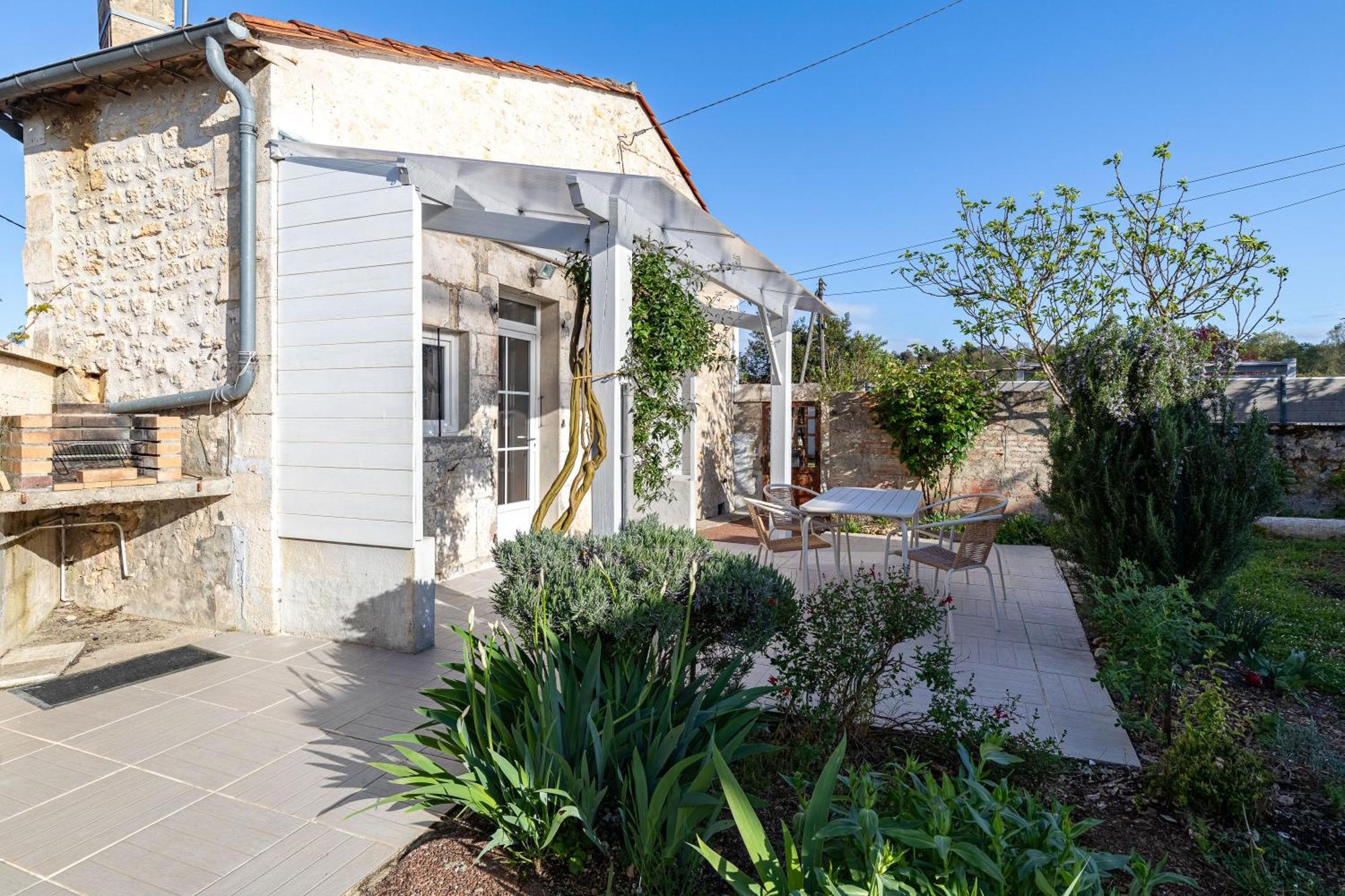 Belle Maison De Ville l'Isle-d'Espagnac Екстериор снимка