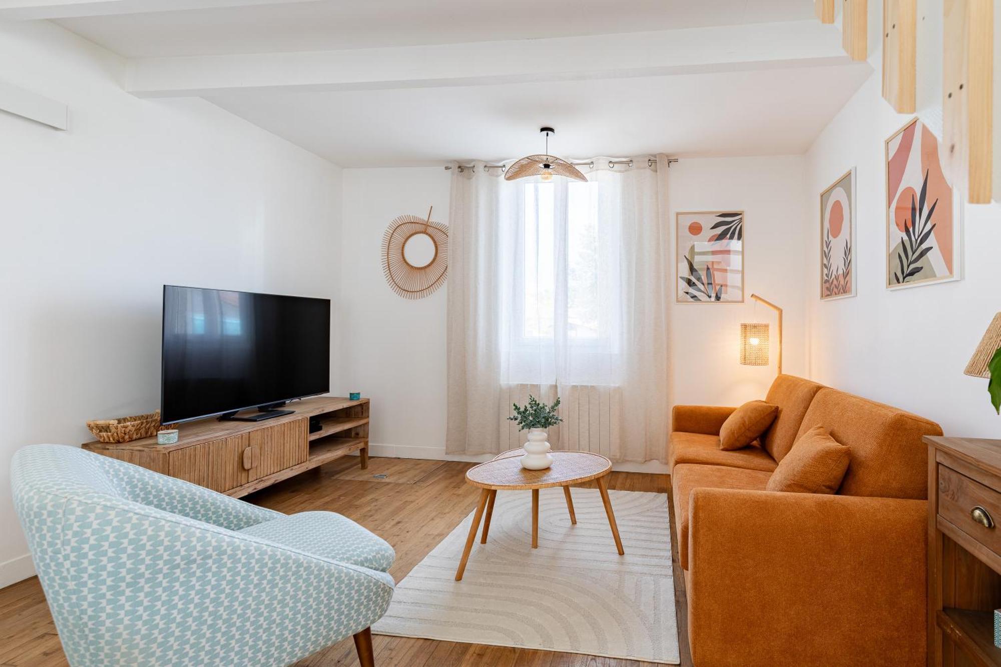 Belle Maison De Ville l'Isle-d'Espagnac Екстериор снимка